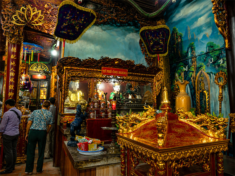 ban thờ tứ phủ ông hoàng đền bảo hà