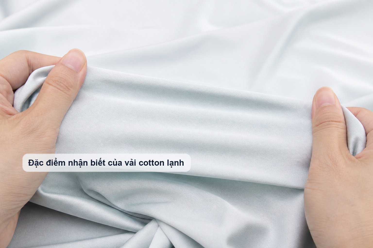Đặc điểm nhận biết vải cotton lạnh qua bề mặt mềm và mát tay